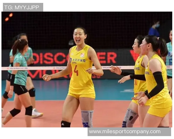 贺一然谈比赛经验:频繁比赛助力球员快速成长与进步